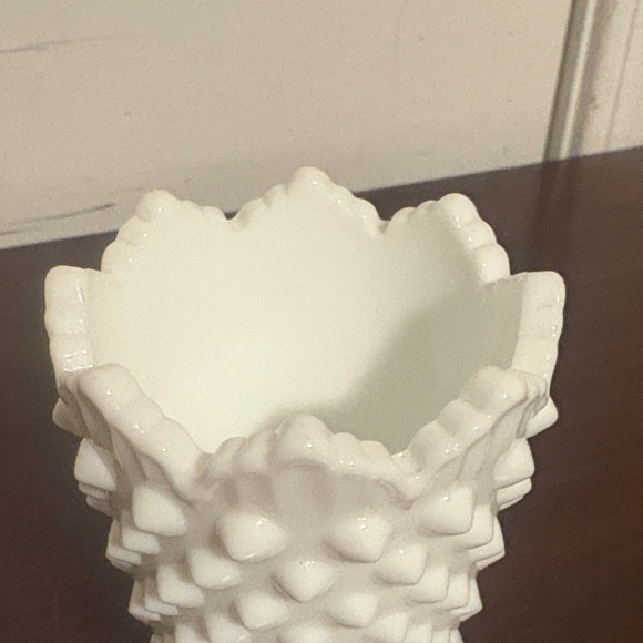 Fenton White Hobnail Vase - Picture 3 of 10
